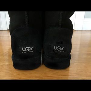 BLACK UGGS SIZE 8